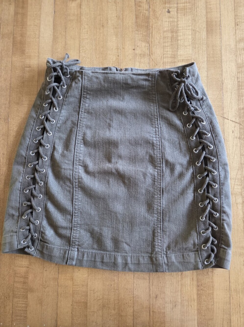 Carmar Lace-Up Side Detail Gray Women's Denim  Skirt  Size 23